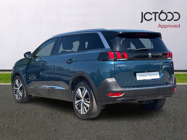 PEUGEOT 5008 Photo 3