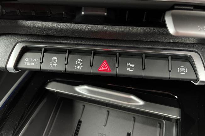 AUDI Q3 Photo 39