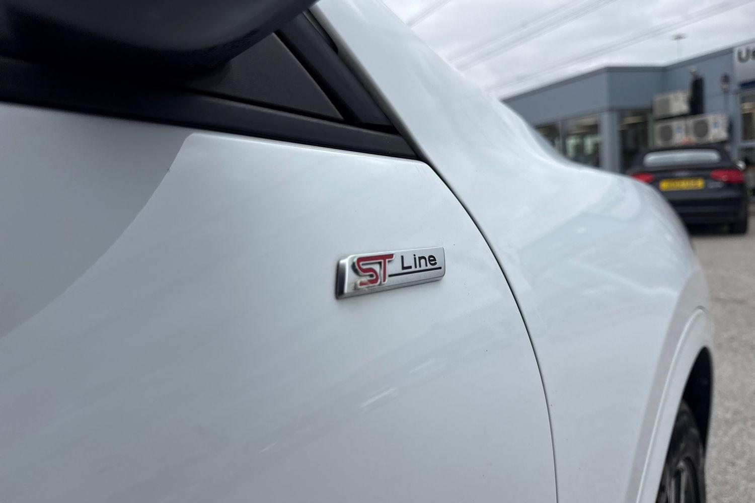 Ford KUGA Photo 38