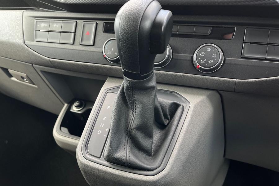 Volkswagen Transporter Shuttle Photo autoimg-43c8d6da0261d76e900e17b0432d25c4962f40f6.jpg