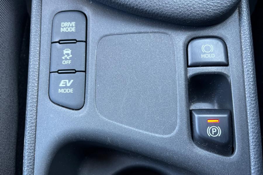 Toyota YARIS Photo autoimg-43c91cee59a2605568408853aa4a0913ca76c651.jpg