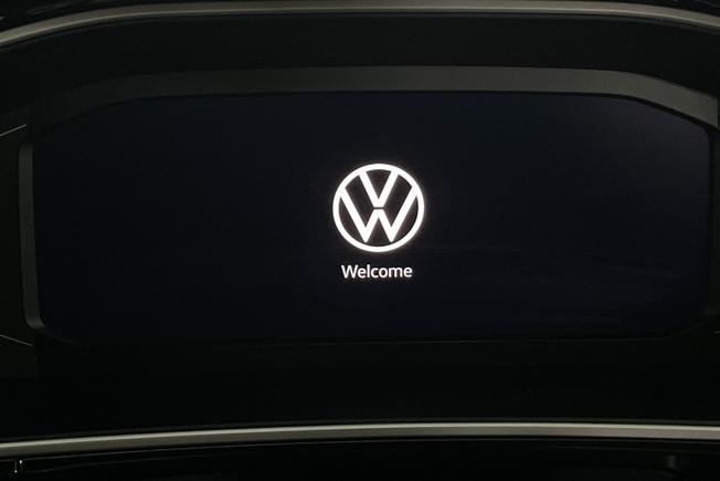 VOLKSWAGEN T-Roc Photo 15