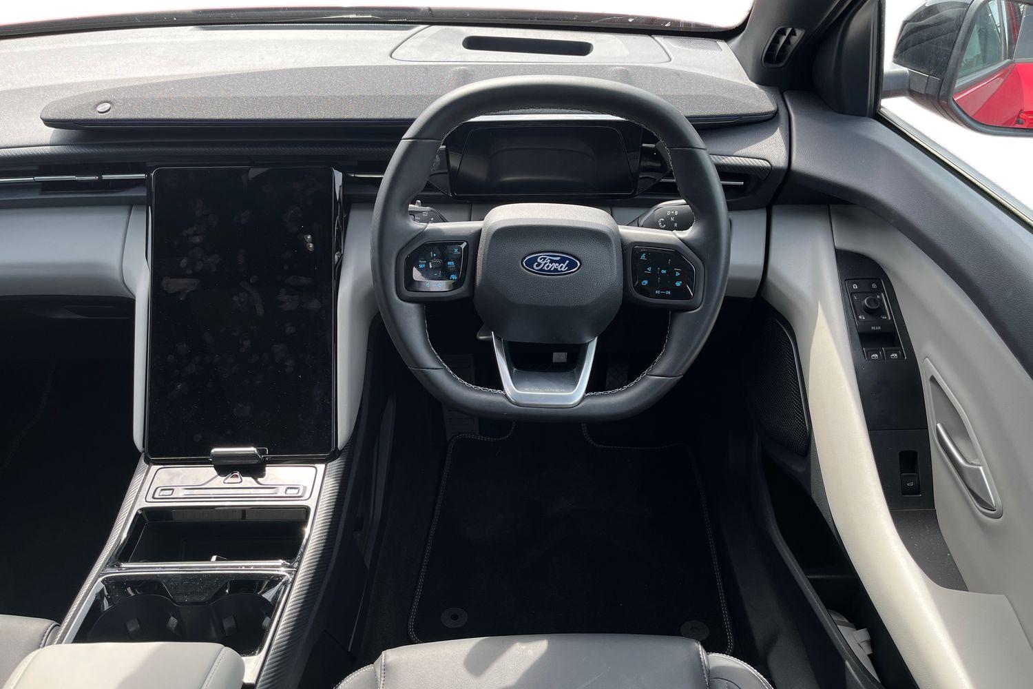 Ford Explorer Photo 10