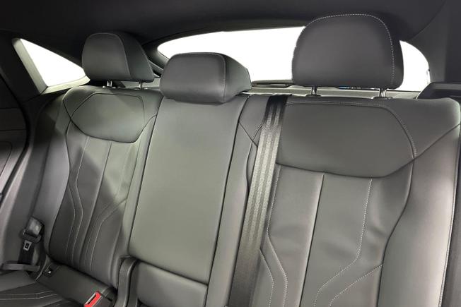 Audi Q3 Photo 9