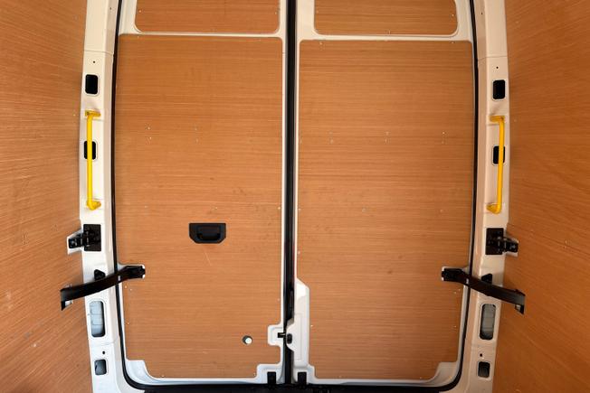 VOLKSWAGEN Crafter Photo 27