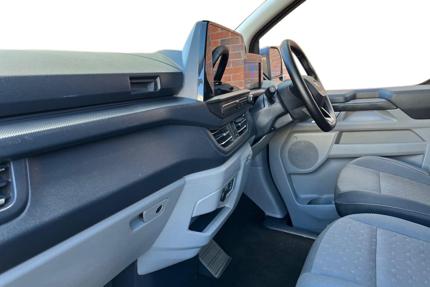 Ford TRANSIT CUSTOM Photo 2