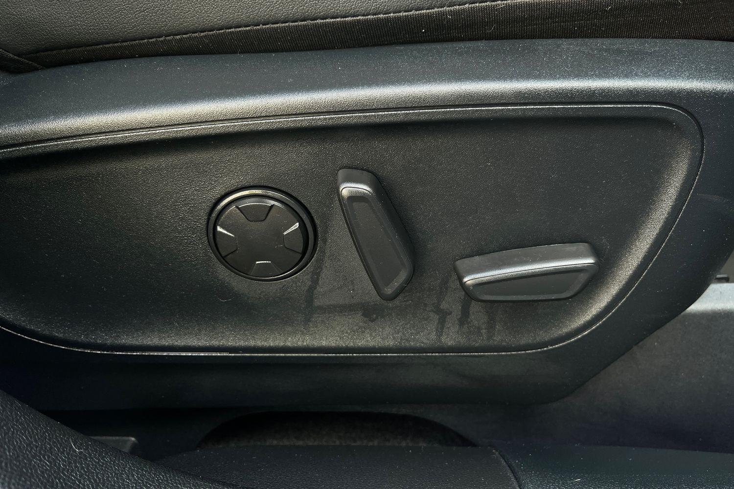 Ford KUGA Photo 28