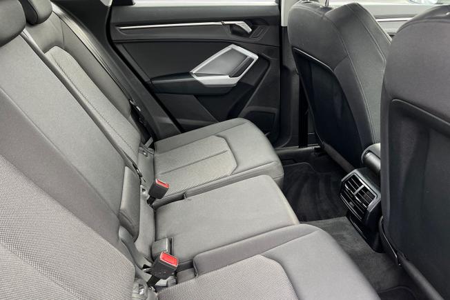 AUDI Q3 Photo 43