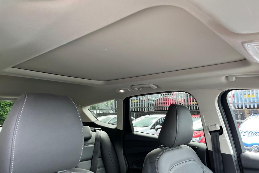 Ford KUGA Photo autoimg-43e313076997804e70a2a170907e43c3a4b4cf5b.jpg