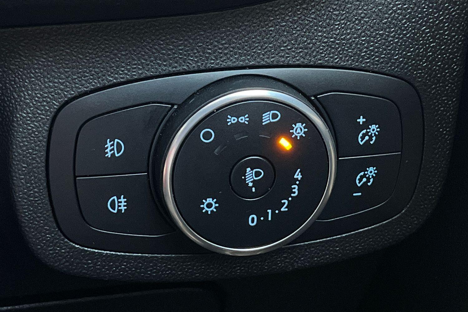 Ford FIESTA Photo 39