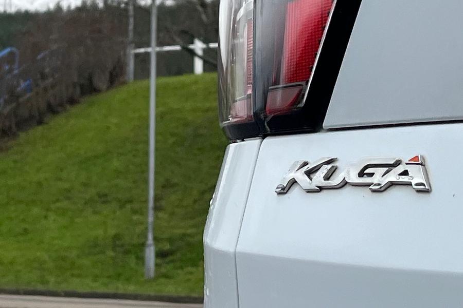 Ford KUGA Photo autoimg-43f030182dd562d2aa1bf7b944521b7faf43acf3.jpg