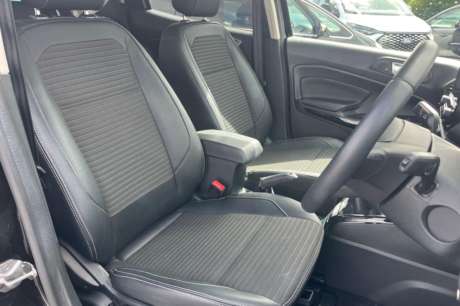 Ford EcoSport Photo 16