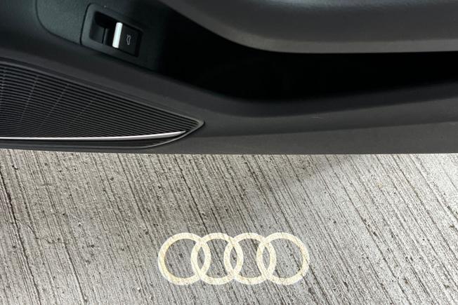 Audi A4 Photo 32