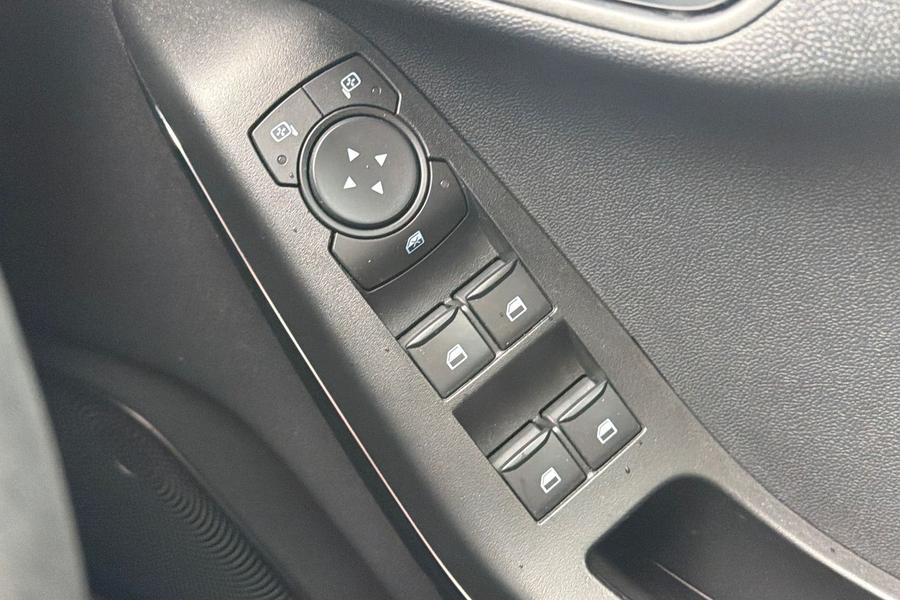 Ford FIESTA Photo autoimg-43f67632eed8651f6014309ab7c672b96fd4a275.jpg