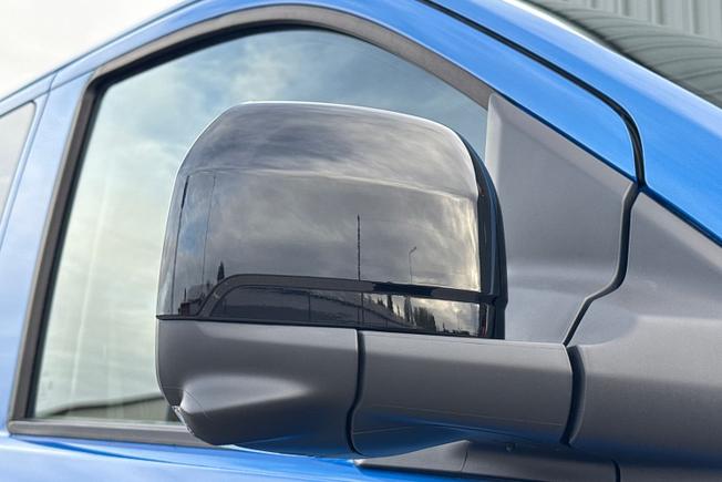 VOLKSWAGEN Transporter Kombi Photo 20