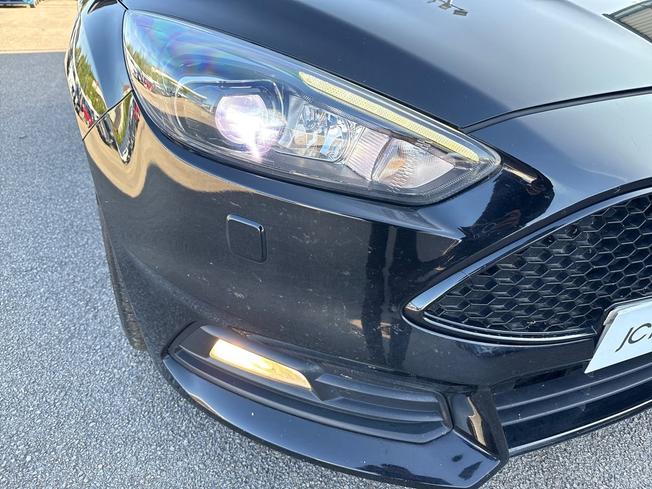 FORD Focus Photo 30