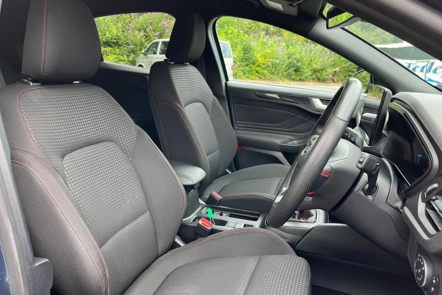 Ford FOCUS Photo autoimg-43ffd25cf0366e9410c1c2a146a7d5faeedc8fbc.jpg
