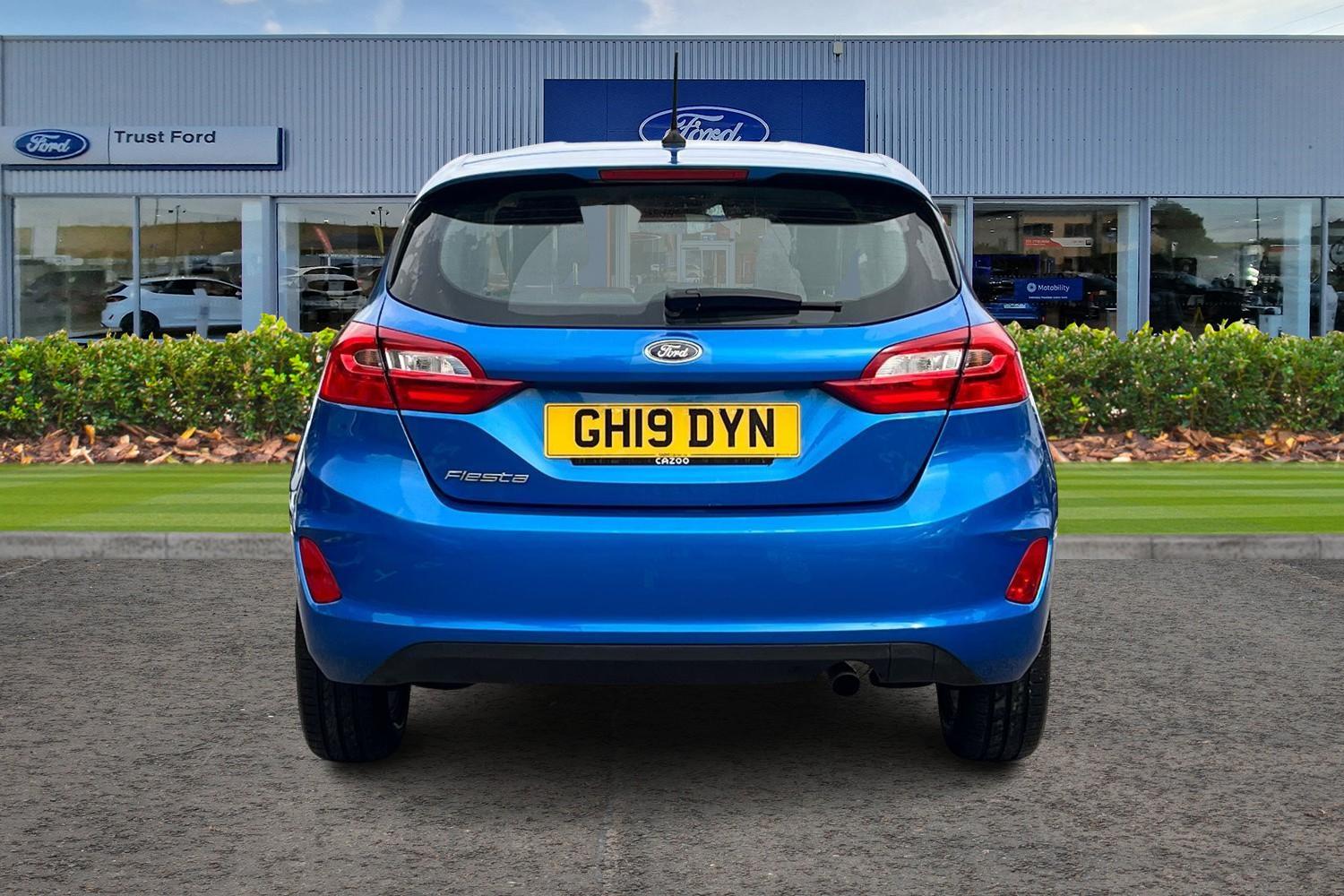 Ford Fiesta Photo 6