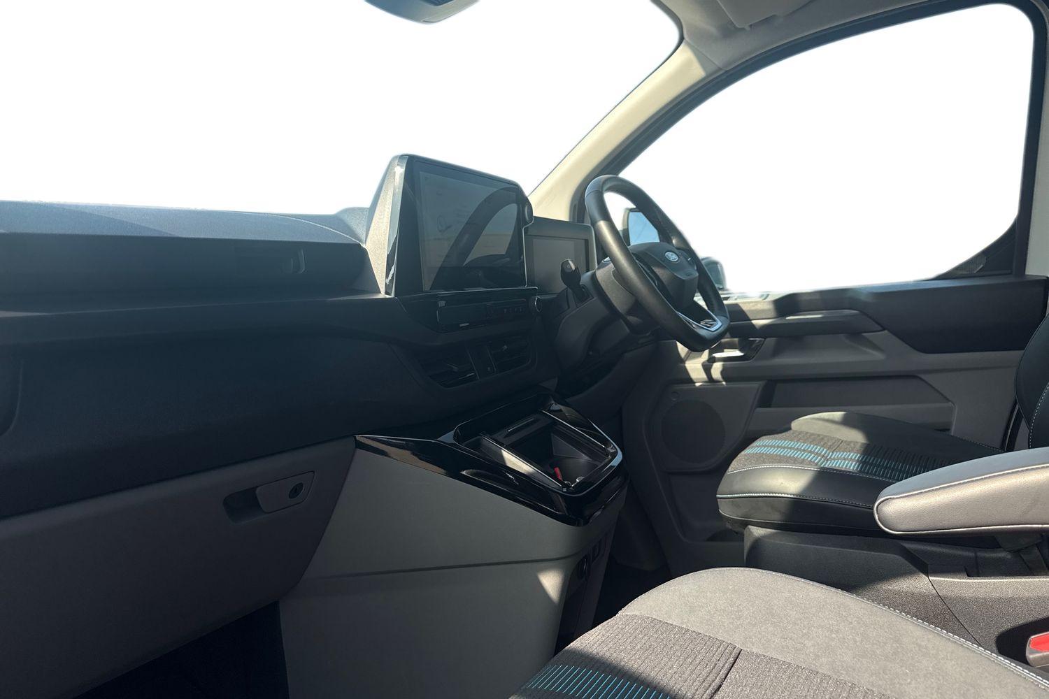 Ford TRANSIT CUSTOM Photo 2