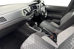 VOLKSWAGEN Polo Photo 2