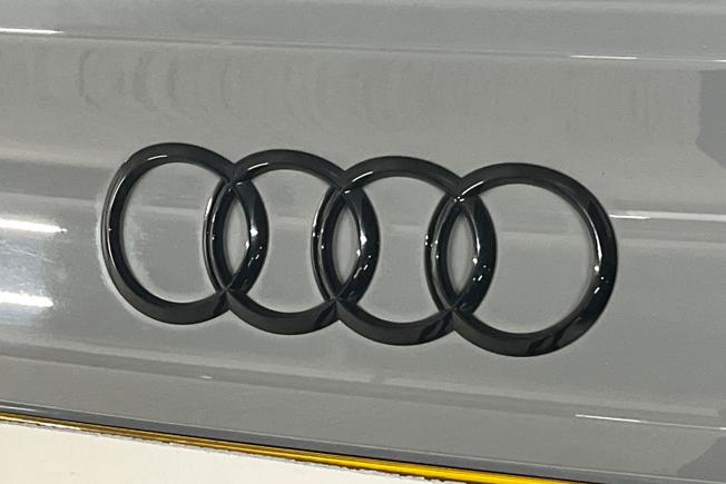 AUDI RS5 Photo 35