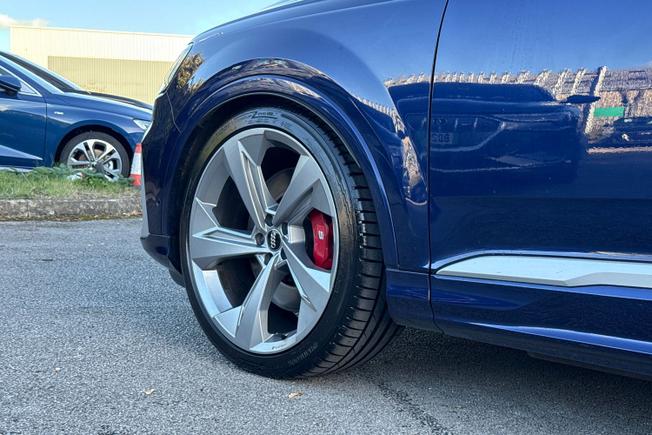 AUDI Sq7 Photo 23