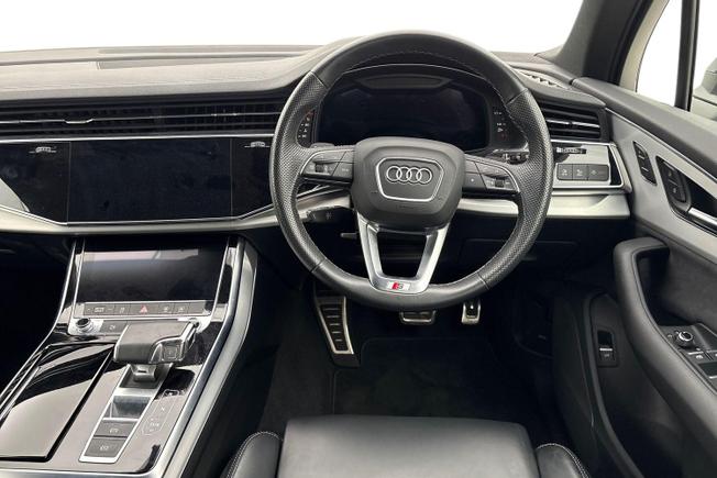 AUDI Q7 Photo 11