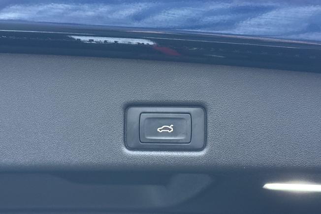AUDI Q5 SUV Photo 30