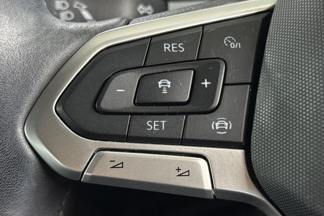 VOLKSWAGEN T-Roc Photo 16