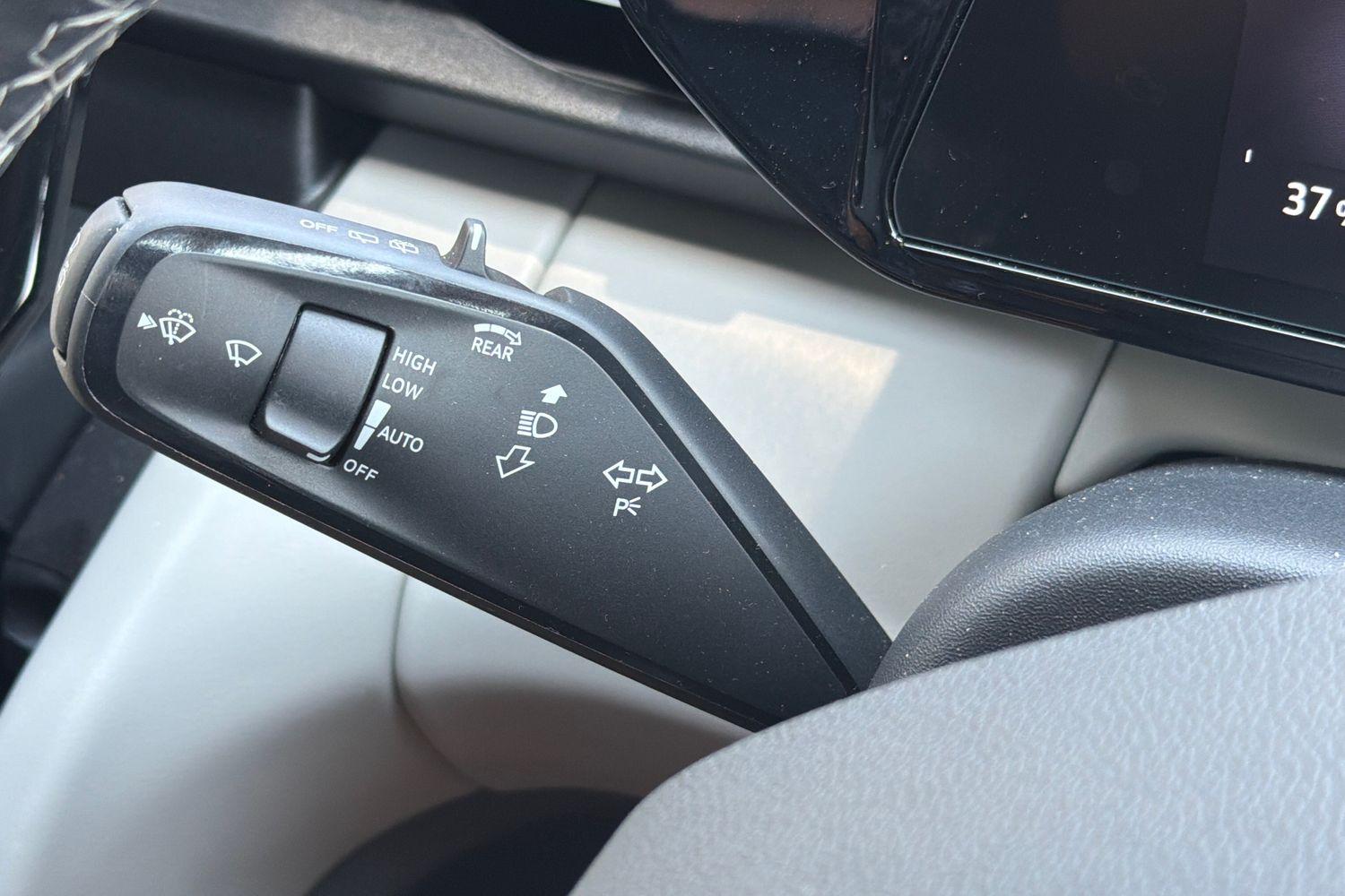 Ford Explorer Photo 13