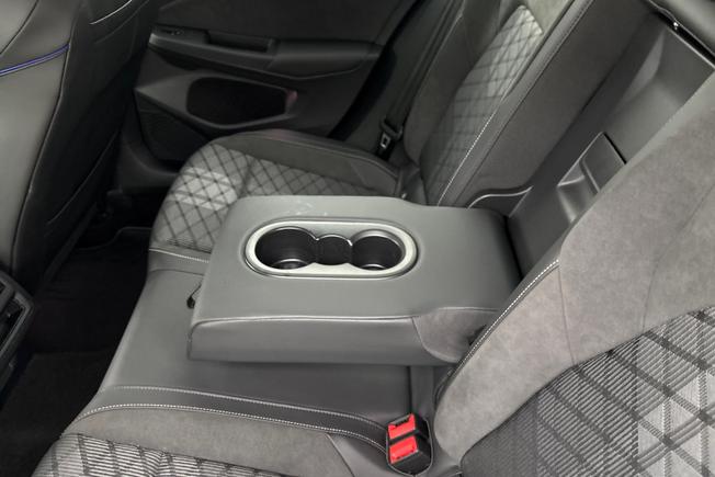 VOLKSWAGEN Golf Photo 31