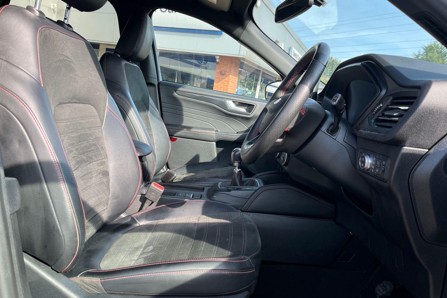 Ford KUGA Photo 16