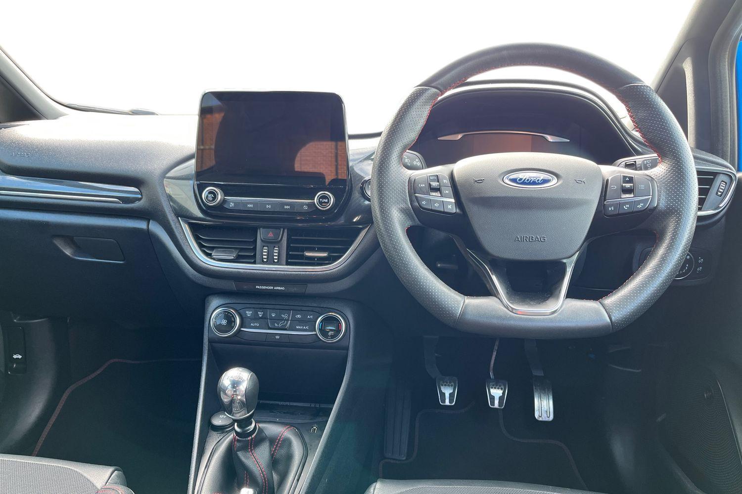 Ford FIESTA Photo 9