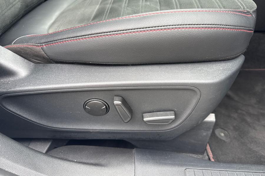 Ford KUGA Photo autoimg-44104faae72feaafc6b39ddd52d56422e96de06c.jpg