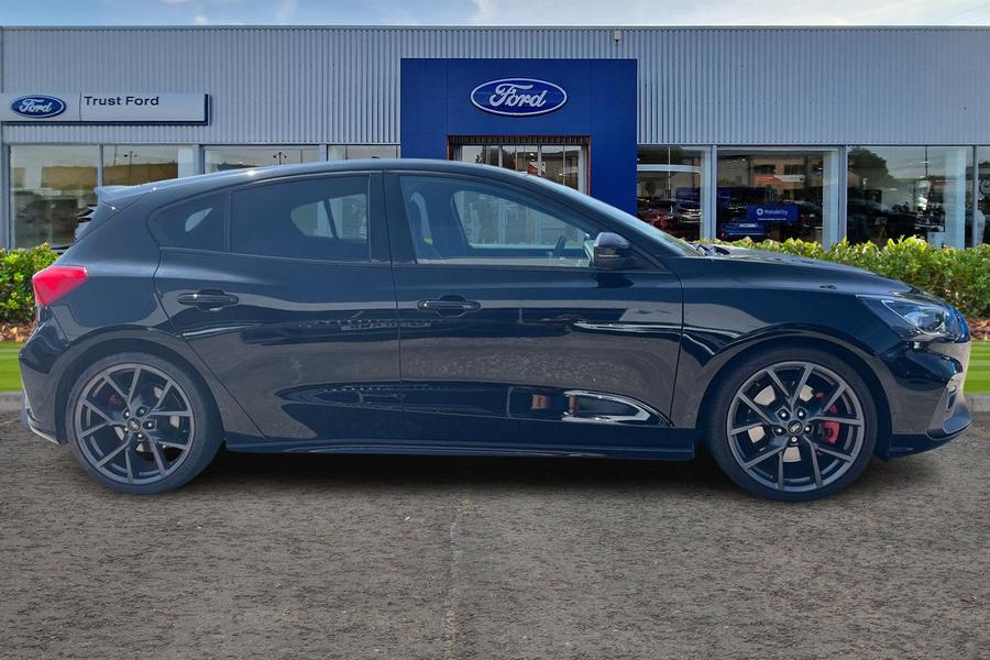 Ford FOCUS Photo autoimg-44122d6da6f86caa9dd9c78b6fcf878f2d0b6b67.jpg