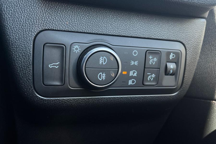 Ford Kuga Photo autoimg-441ed05c7c9f17700c720853970d1503a8b4b60c.jpg