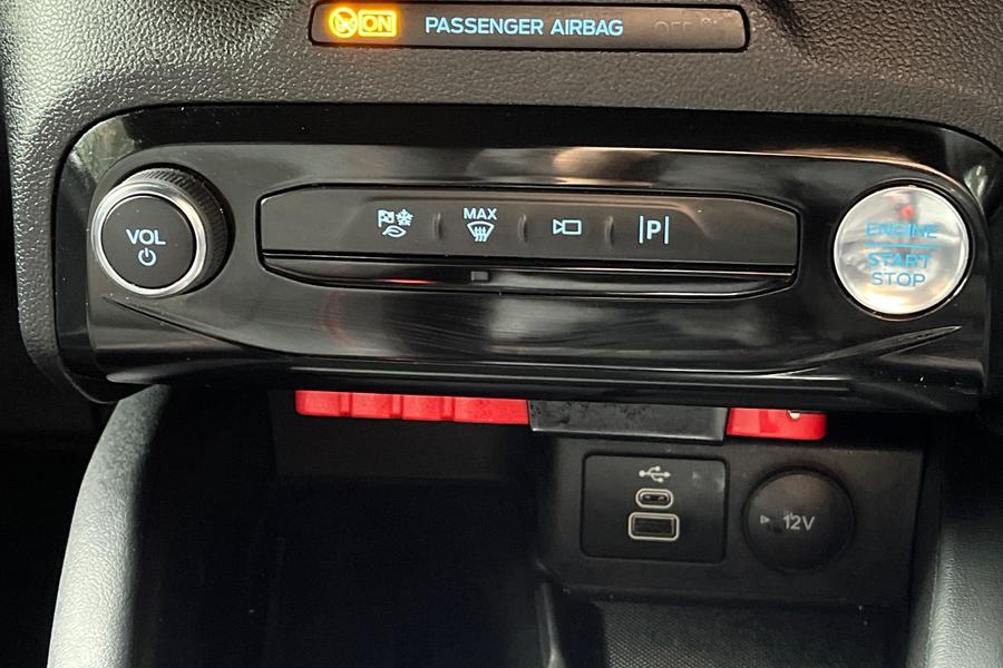 Ford KUGA Photo autoimg-441ed9a41d1d9d4901105cd43919be5d4826d4b0.jpg
