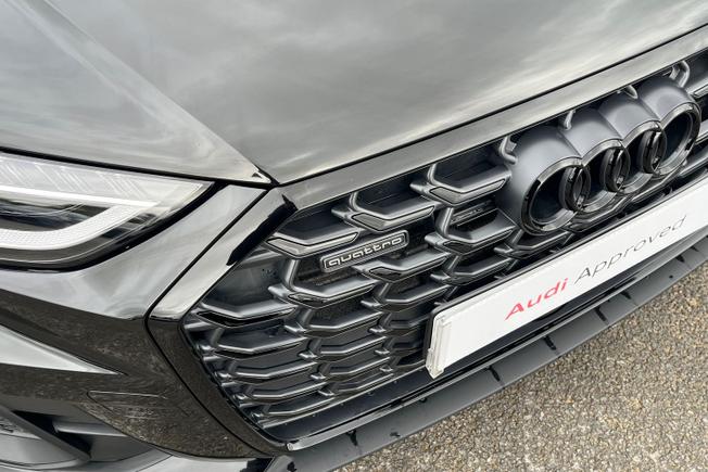 AUDI A8 Photo 23