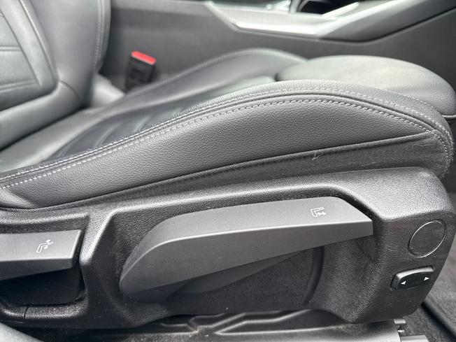 BMW 3 Series Photo 26