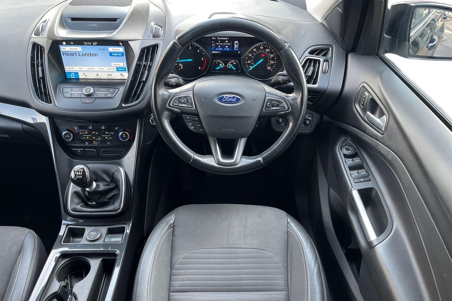Ford KUGA Photo 10