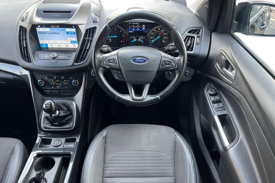 Ford KUGA Photo autoimg-4420d3cb7ef9e4e0e1c4b14da906c2194df1bdd8.jpg