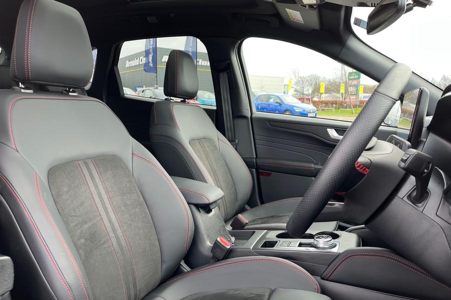 Ford Kuga Photo autoimg-44230dd58b97b3bc4fc02b71c3e763305e4cae3c.jpg