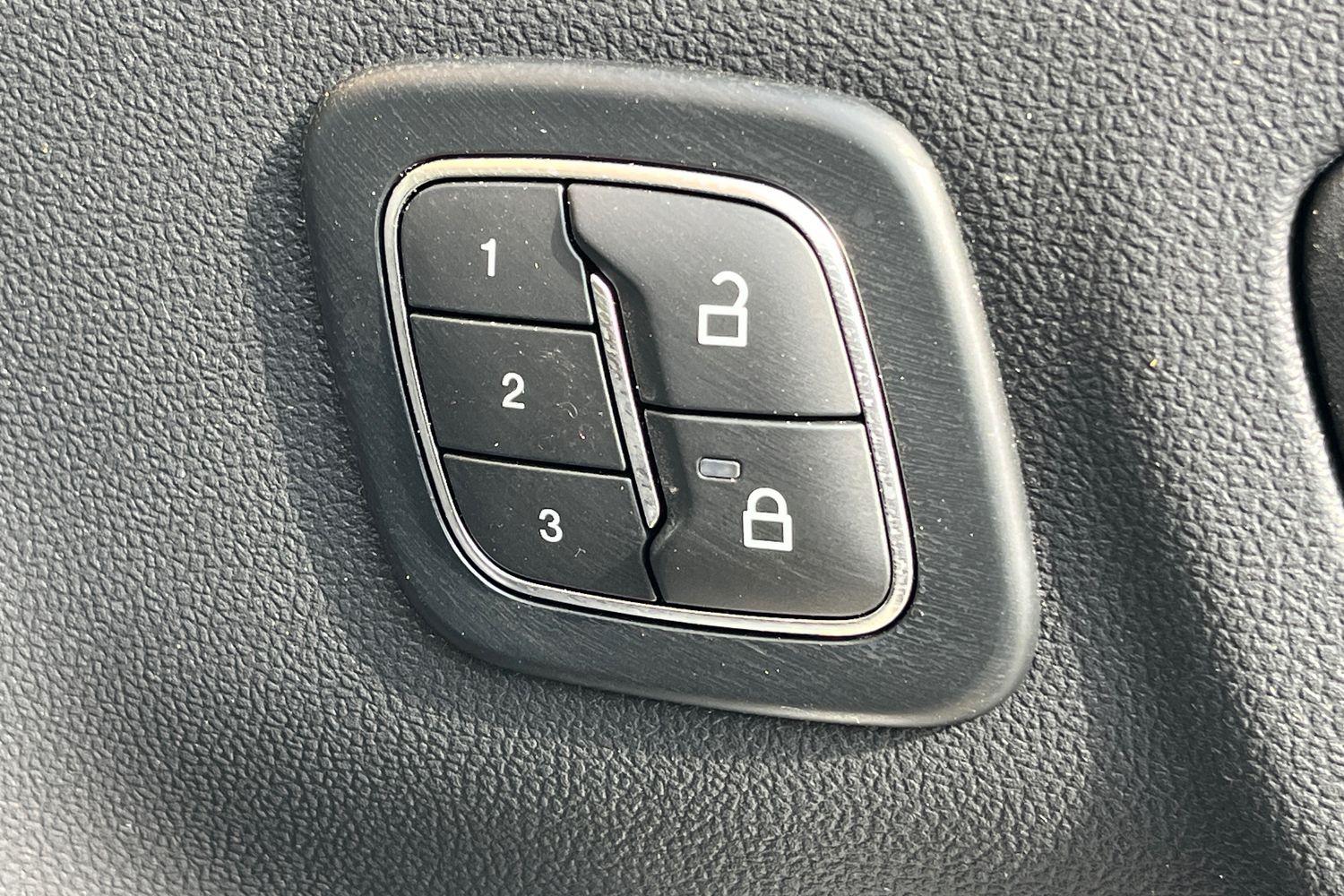 Ford KUGA Photo 24