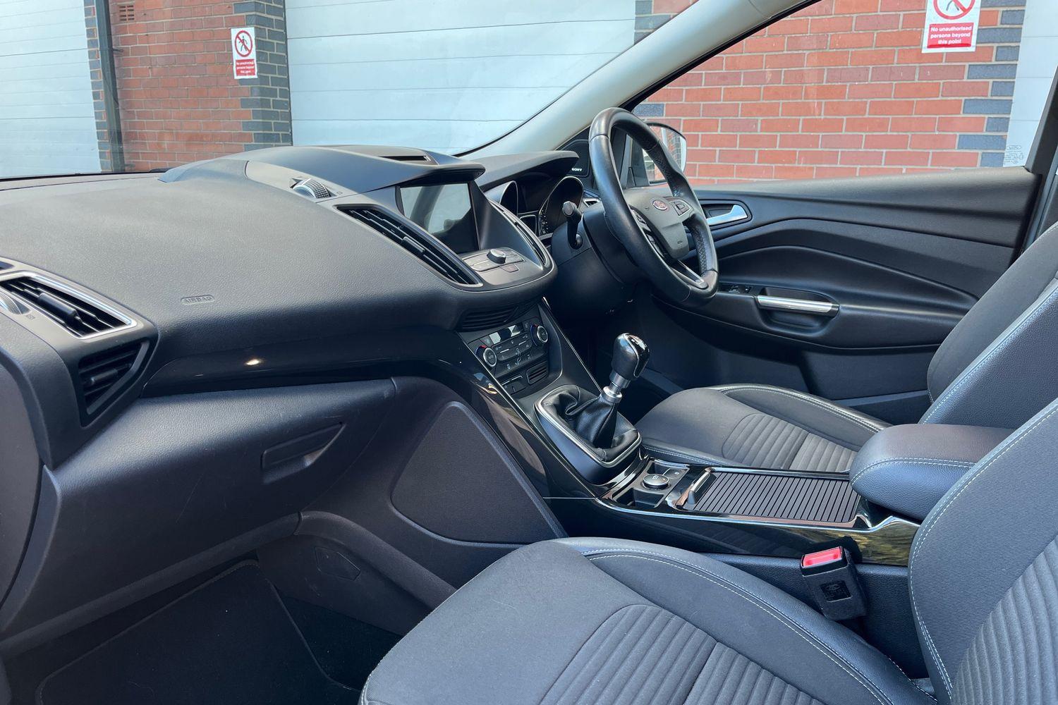 Ford KUGA Photo 17
