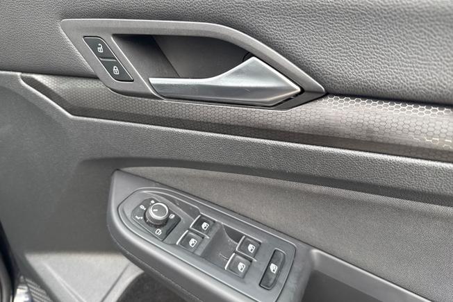 VOLKSWAGEN Golf Photo 26