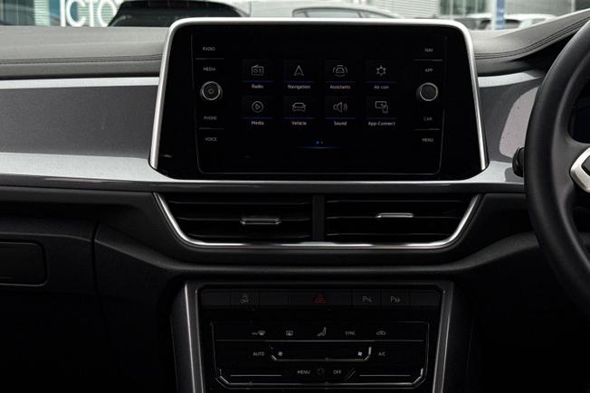 VOLKSWAGEN T-Roc Photo 38