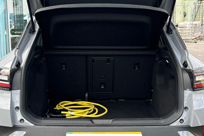 VOLKSWAGEN ID.4 Photo 12