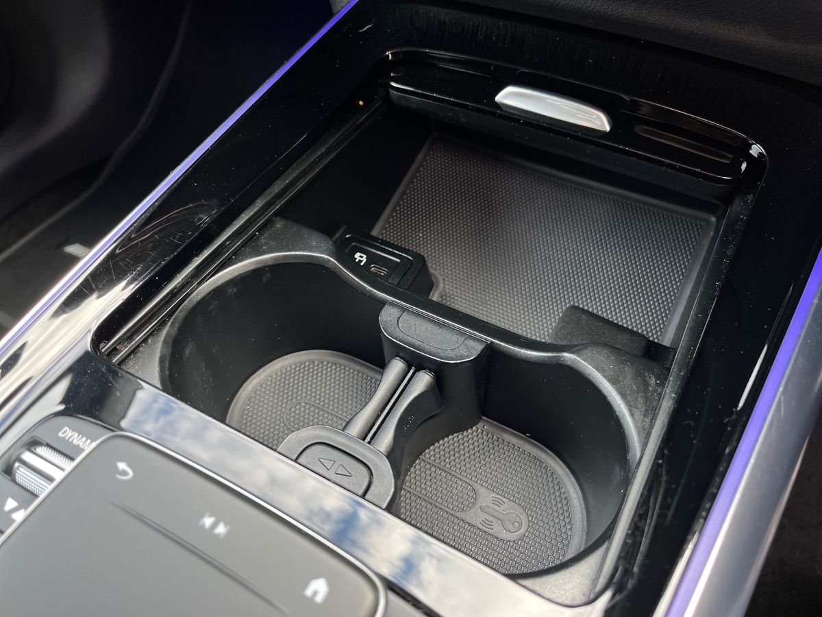 Mercedes-Benz EQA Photo 36