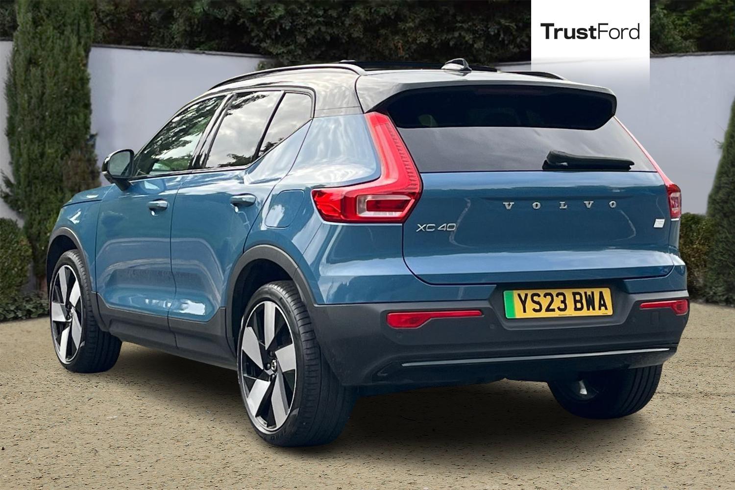 Volvo XC40 Photo 1