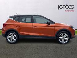 SEAT ARONA Photo 4